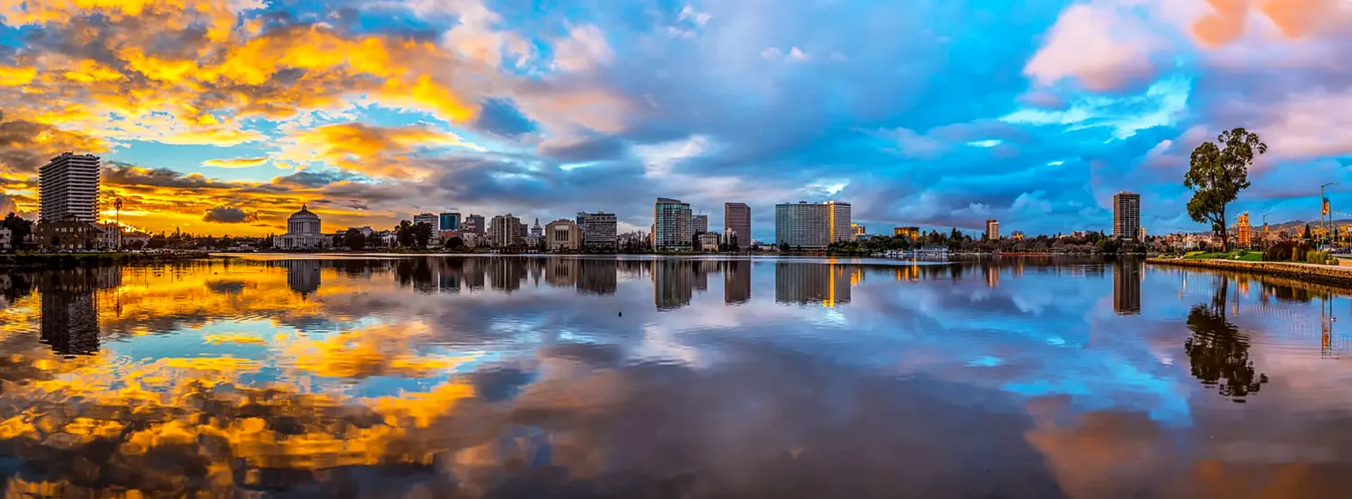 Lake Merritt and the Oakland skyline at sunset